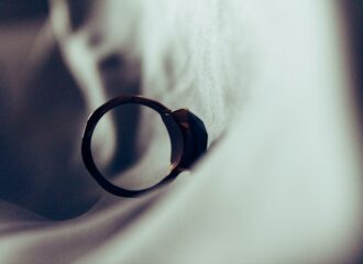 Gold wedding band discarded